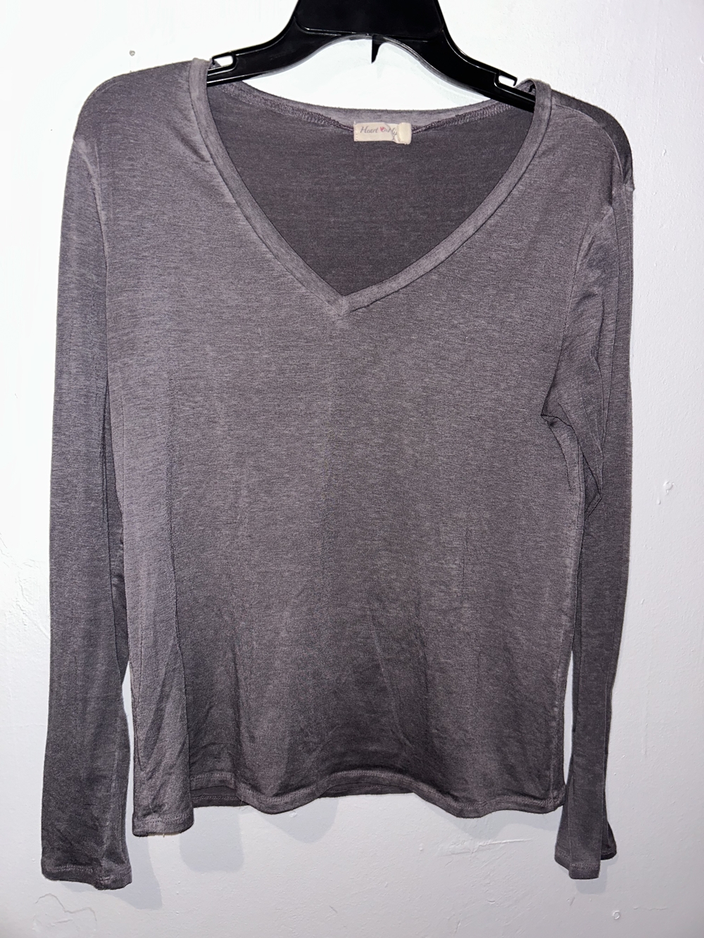 Heart & Hips Long Sleeve V-Neck Tee in Gray